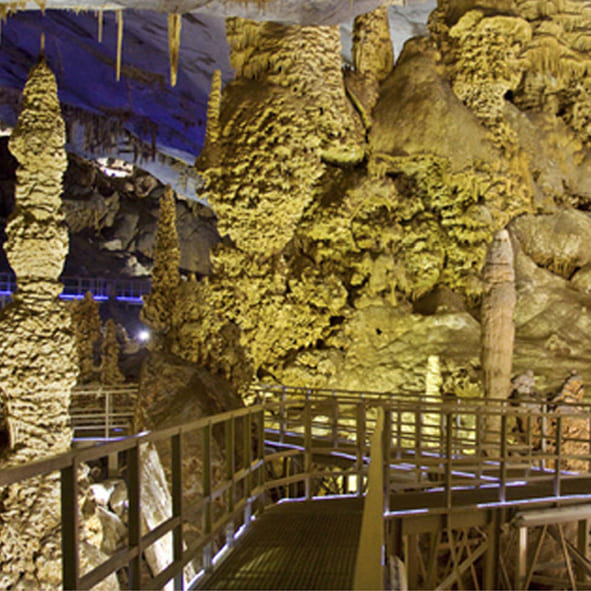 Explora las Grutas de Bustamante en Nuevo Leon